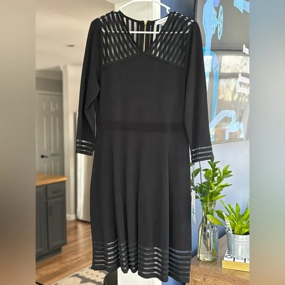 Calvin Klein Illusion-Stripe Fit & Flare Sweater Dress - Black L Calvin Klein Illusion-Stripe Fit & Flare Sweater Dress - Black L
